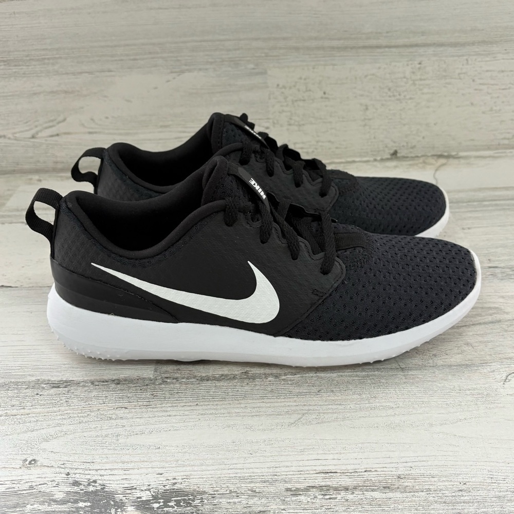 Nike Women’s Size 7.5 Roshe G Spikeless Lace Up Golf Shoes In Black/White